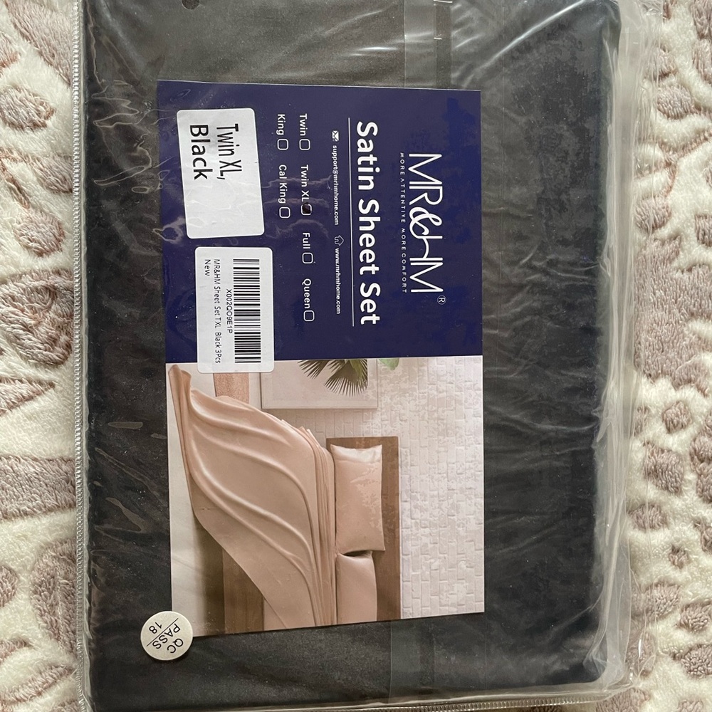 MR&HM Satin Sheet Set Twin XL Black